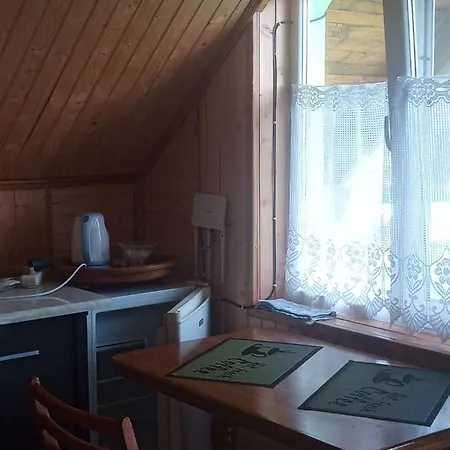 House 2 уч фальчі вул першого травня буд 5 Mykulychyn