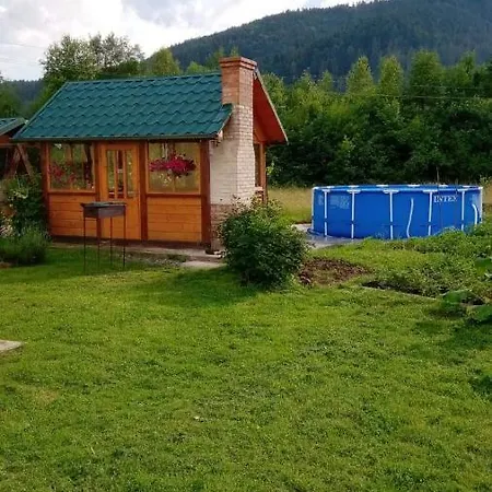 House 2 уч фальчі вул першого травня буд 5 * Mykulychyn